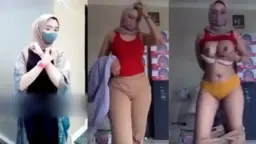 Tiktoker Jilbab Pamer Toket Gede Bulat Video by TubeV