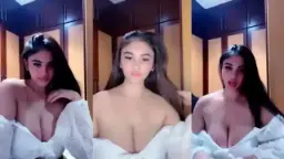 Kylie Toge Putih Video by TubeV