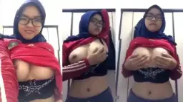 Video Jilbab Bugil Berkacamata Remas Toket Gede Video by xHamster Video Jilbab Bugil Berkacamata Remas Toket Gede Video by xHamster