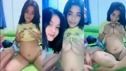 Ica dan Temannya Pamer Toket Gede Video by SpankBang Ica dan Temannya Pamer Toket Gede Video by SpankBang