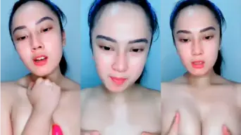 Elus Toket Berkeringat Pake Dildo Video by BokepHUB Elus Toket Berkeringat Pake Dildo Video by BokepHUB